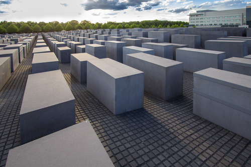 memorial to the murdered jews (2)